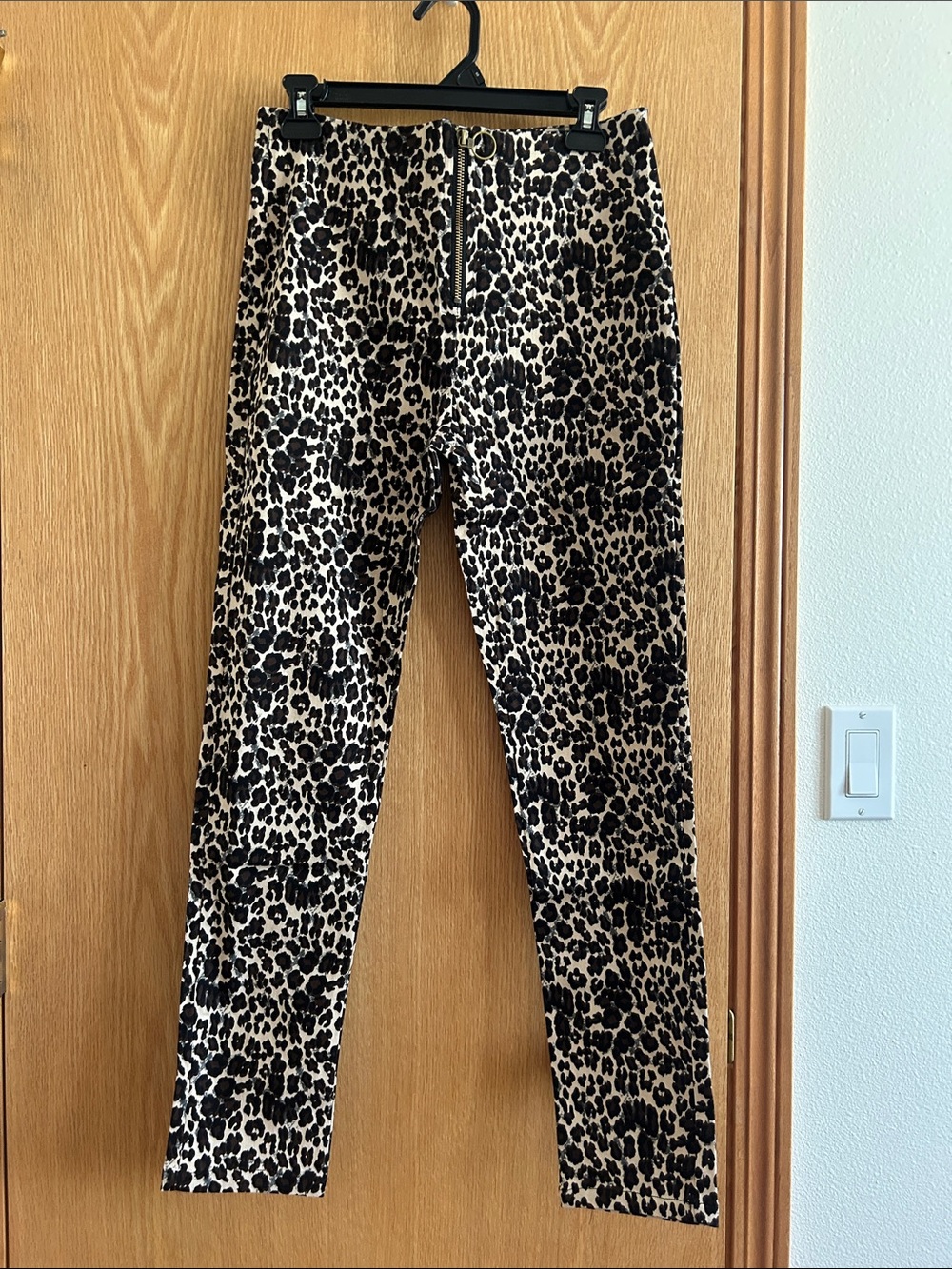 Hayden - Leopard Print Slim Pants - Black & Beige